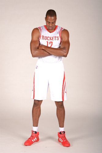 过去6场32+8+8！哈登三节空砍31+5+8，快船28分惨败，近10场仅1胜（近6战场均32+8+8！哈登三节轰31+5+8仍无力回天，快船惨负28分，近10场仅1胜）