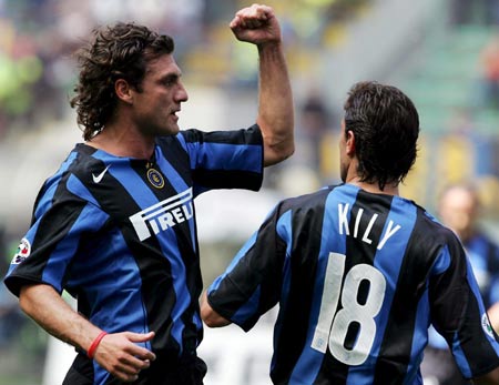 雷霆狂胜49分追平历史最佳开局，攻防效率值断层领跑联盟（雷霆49分大胜追平历史最佳开局，攻防效率一骑绝尘领跑全联盟）