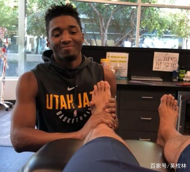 记者：上届非洲杯摘亚，尼日利亚国家队成员获得住房奖励（记者称尼日利亚队上届非洲杯摘亚，队员获赠住房）