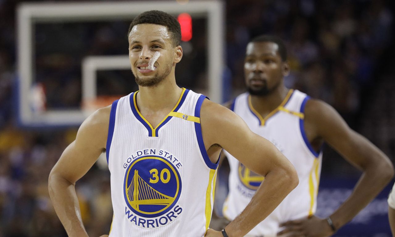 英超 阿森纳VS布伦特福德比分预测 积分排名与争冠形势：欧冠后遗症的考验（英超前瞻：阿森纳VS布伦特福德，比分预判与积分格局，欧冠消耗成关键考验）