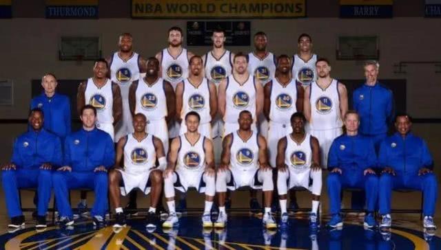 霍伊伦：我喜欢压迫和背对球门；进球美妙但功劳要和球队分享（霍伊伦：热爱高压逼抢与背身拿球；进球再美，荣耀也要与全队同享）