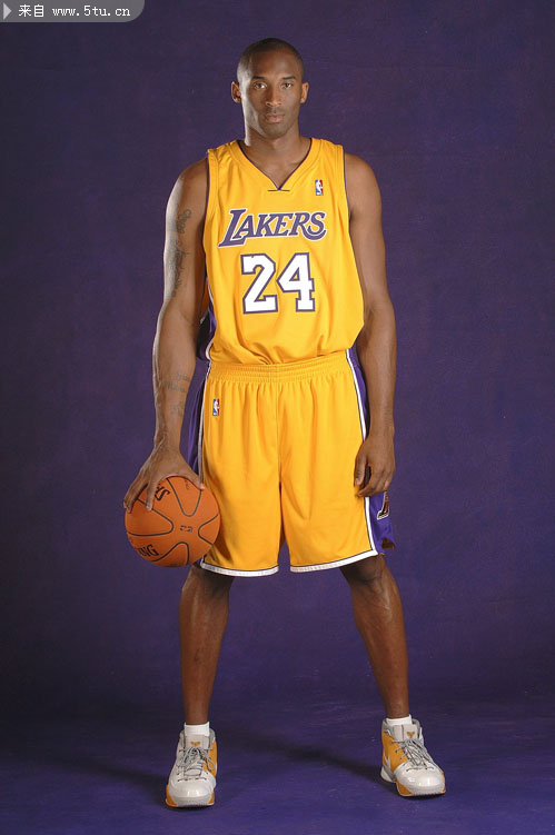 斯基拉：尤文未谈妥麦肯尼续约，两家意甲俱乐部已与球员接触（斯基拉：尤文与麦肯尼续约尚未达成一致，两家意甲球队已与球员沟通）