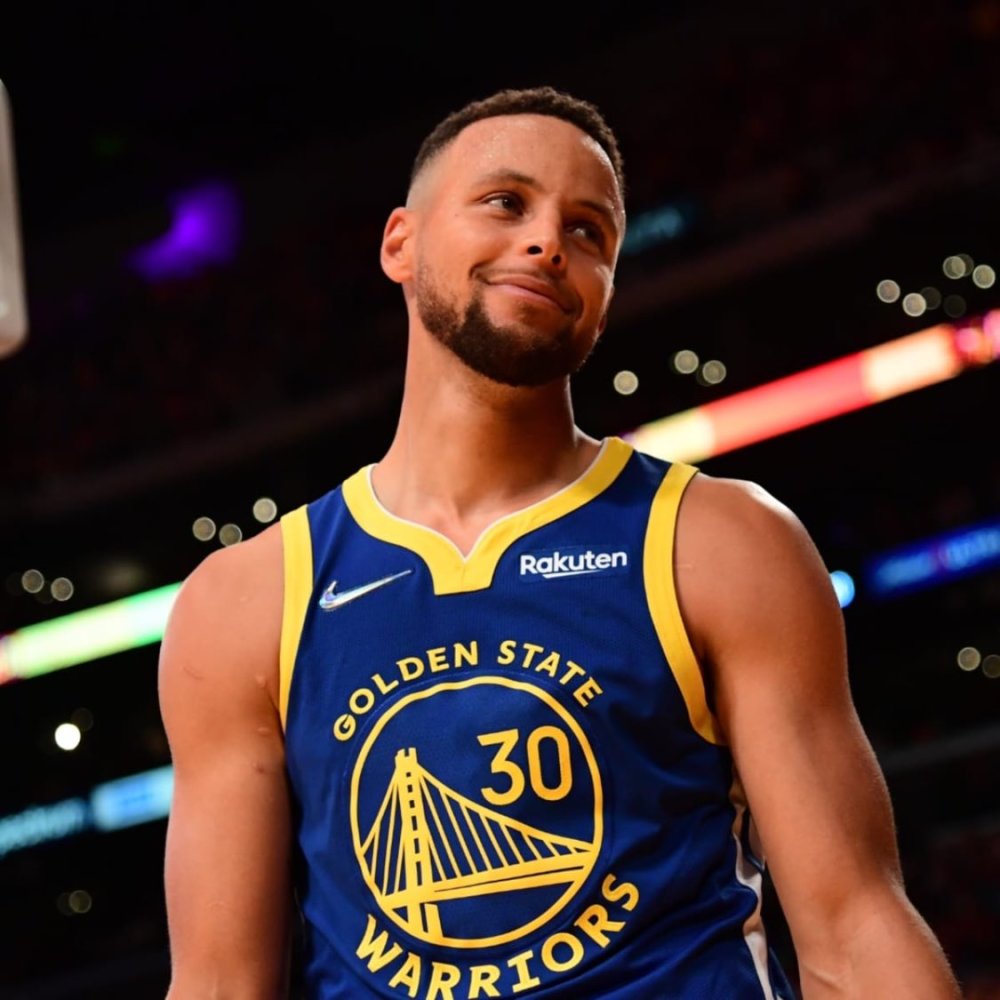 达成新里程碑，梅西职业生涯已直接参与1300粒进球（梅西再攀高峰：职业生涯直接参与进球数达1300）