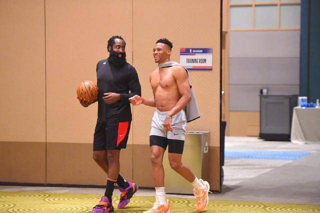 还是做不到！申花第5次屈居中超亚军，成历史亚军数最多球队（又与冠军无缘！申花第5次中超屈居亚军，历史亚军次数第一）