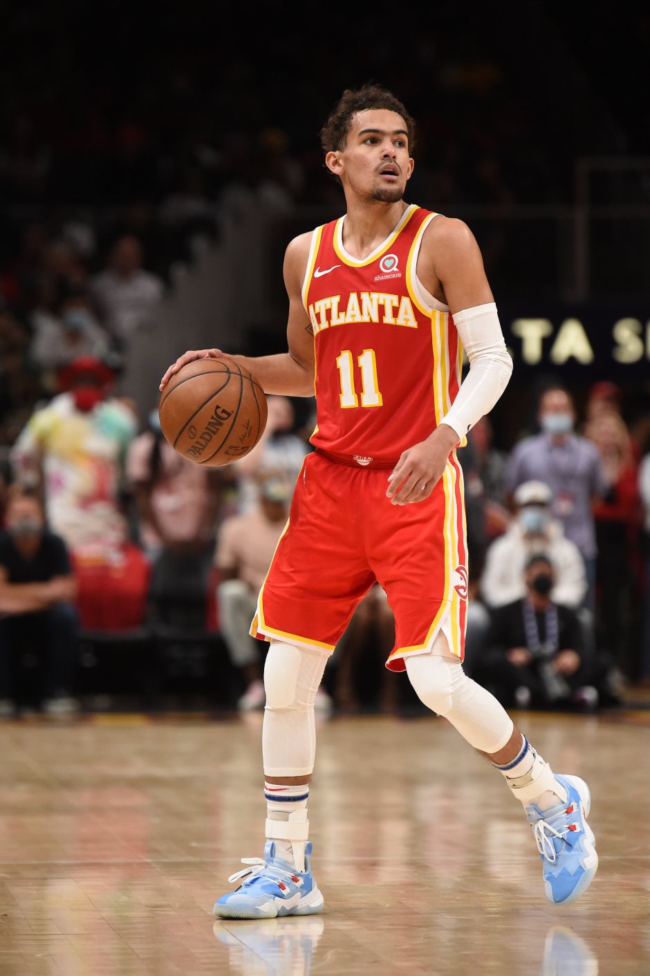 巴特勒独木难支，勇士艰难领先（巴特勒孤掌难鸣，勇士艰难取得领先）