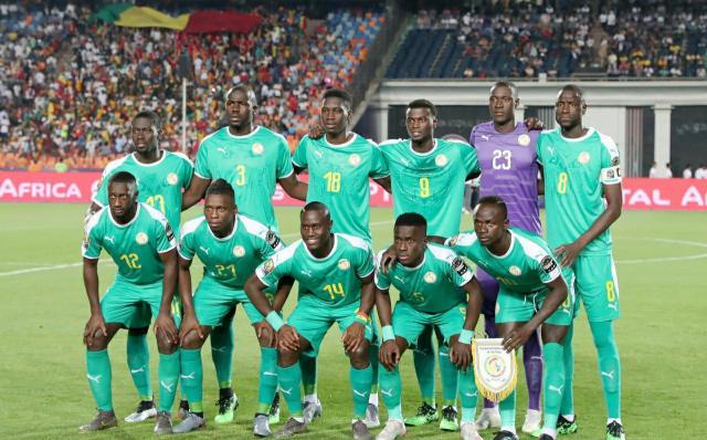 旗下球队乌拉圭第四级别联赛夺冠并升级，梅西、苏牙晒图祝贺（旗下球队夺得乌拉圭第4级别联赛冠军并成功升级，梅西与苏亚雷斯晒照致贺）