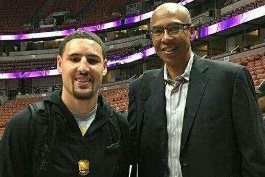 2进2出，再见利物浦！曝英超名帅空降，欧冠功勋离队（2入2出，利物浦告别！英超名帅上任，欧冠功臣离队）