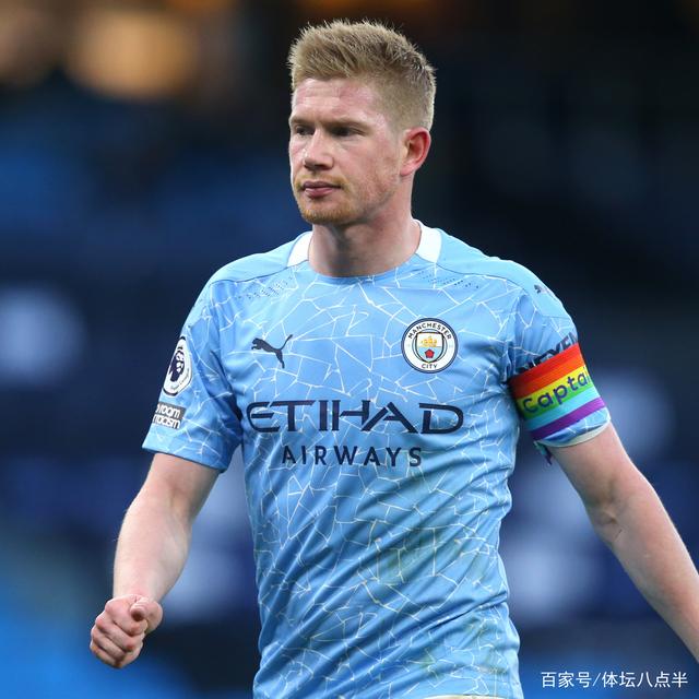 有人跪地不起，有人仰天怒吼（有人屈膝不起，有人仰天长啸）